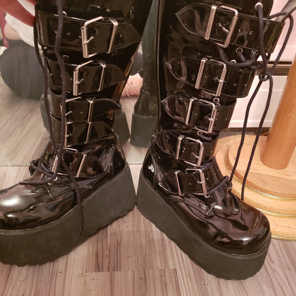 Demonia platform goth